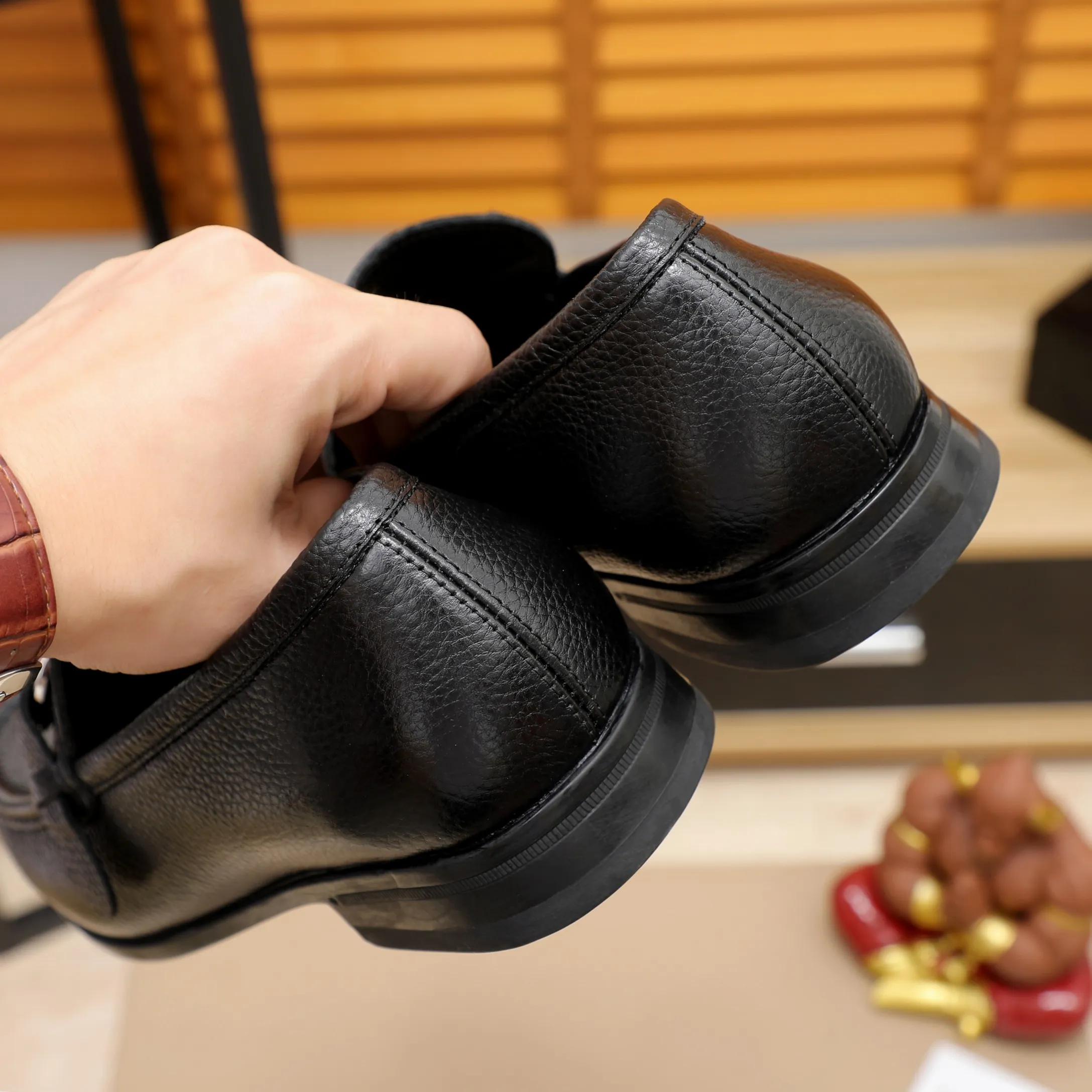 Men's shoes 💰540 🕷🕷🐂【Ferragamo】Ferragamo Popular fashionable casual shoes🇨🇳Official website counter 1:1 production, original mold opening💯Good quality visible, imported high-end first-layer pebbled calfskin, water-dyed🐂leather lining🌿very clear texture, high-quality waterproof, non-slip and wear-resistant outsole🎋high quality and low price, truly handmade🍓Black optional! Code number 38-45……